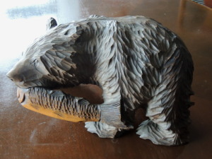 木彫り熊　アイヌ