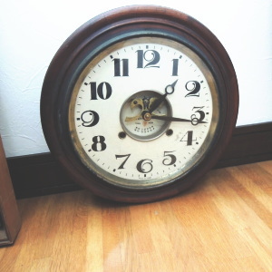 丸型赤菱時計　テンプ式